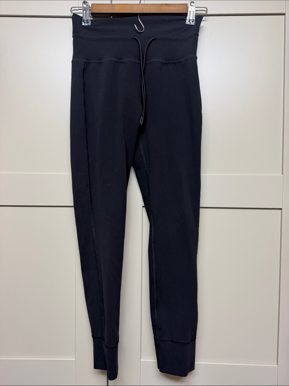 Vuori Womens Small Black High-Waist Drawstring Joggers